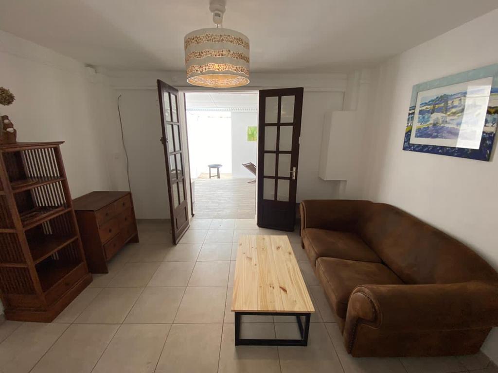rue des sables, Réunion, 2 Chambres Chambres, ,Appartement,À louer,rue des sables,1125